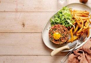 Gourmand 531 STEAK TARTARE AU COUTEAU ET FRITES