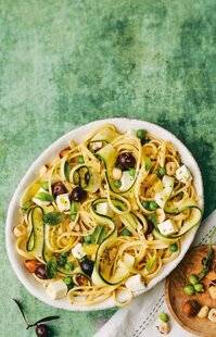Gourmand 531 LINGUINES AUX COURGETTES, À LA FETA ET AUX OLIVES