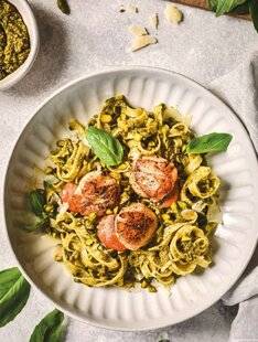 Gourmand 531 TAGLIATELLES AU PESTO DE PISTACHE ET NOIX DE SAINT-JACQUES
