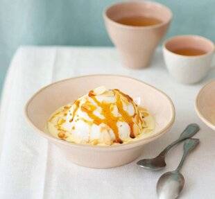 Gourmand 531 ÎLE FLOTTANTE AU CARAMEL ET AUX AMANDES