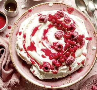 Gourmand 532 Pavlova aux framboises et aux groseilles