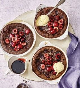 Gourmand 532 CLAFOUTIS AU CHOCOLAT ET AUX CERISES