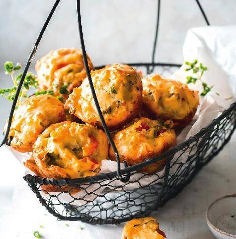 Gourmand 534 MUFFINS AU POIVRON ET AU CHEDDAR