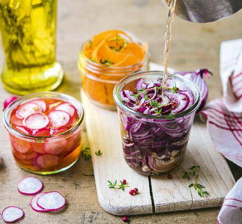 Gourmand 535 PICKLES D’OIGNONS ROUGES ET DE RADIS