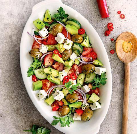 Gourmand 535 SALADE GRECQUE À L’AVOCAT ET À LA FETA