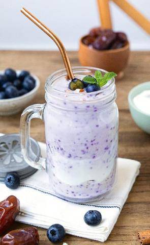 Gourmand 535 SMOOTHIE SKYR, DATTES, MYRTILLES ET AMANDES