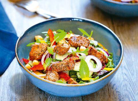 Gourmand 535 SALADE ORIENTALE À L’AGNEAU