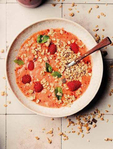 Gourmand 535 SOUPE GLACÉE DE PÊCHES, FRAMBOISES ET GRANOLA