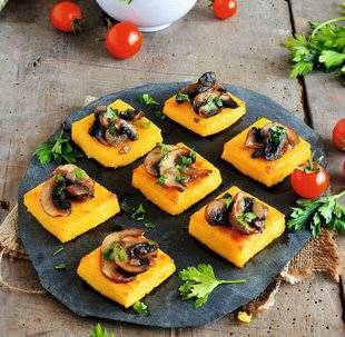 Hors Série 26 Toasts de polenta