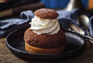 Hors-Séries 20 Chou craquelin chocolat à la chantilly