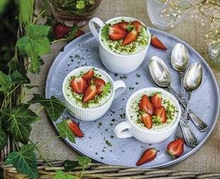 Hors-Séries 20 Minitiramisu à la pistache et à la fraise