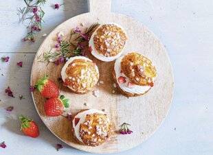 Hors-Séries 20 Chouquettes chantilly aux fraises