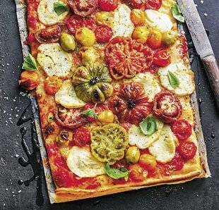 Hors-Séries 21 Pizza aux tomates anciennes, au halloumi et aux olives