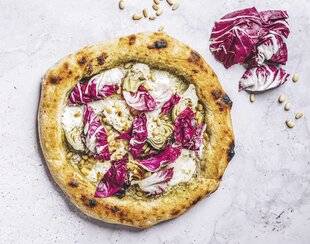 Hors-Séries 21 Pizza crème de basilic, artichaut et trévise