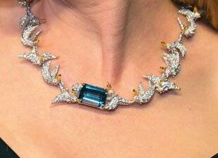 Hors-Série Jeux 83 A qui sont CES COLLIERS ?