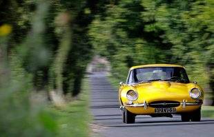 Sport Auto Classiques 14 LA GRÂCE À L'ÉTAT PUR