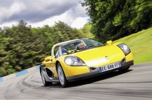 Sport Auto Classiques 41 AIMABLE, SOURIANTE ET… RADICALE