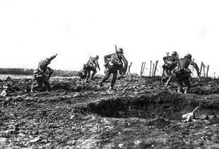 hors-séries 19 LES STURMTRUPPEN RÉINVENTENT L'ASSAUT