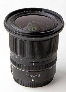 Science & Vie Photo 2 Objectif hybride 24X36 : Nikon Z14- 30 mm f:4S